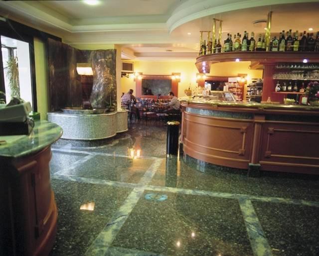 Hotel Serenella Gazzaniga Exteriér fotografie